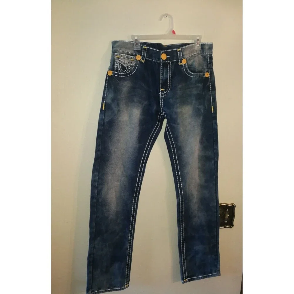 New with tags True Religion Billy Big T 78 Urban Cow 24-5030MBT2 Jeans Size 34